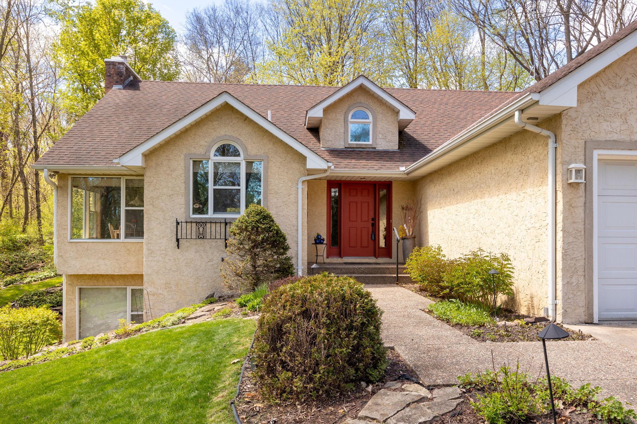 1360 Parkview Drive