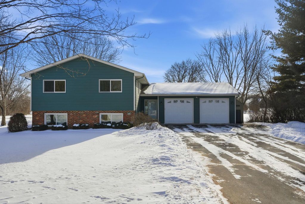 Photo of 2225 Old Post Road, Independence, MN 55359 (MLS # 7011798)