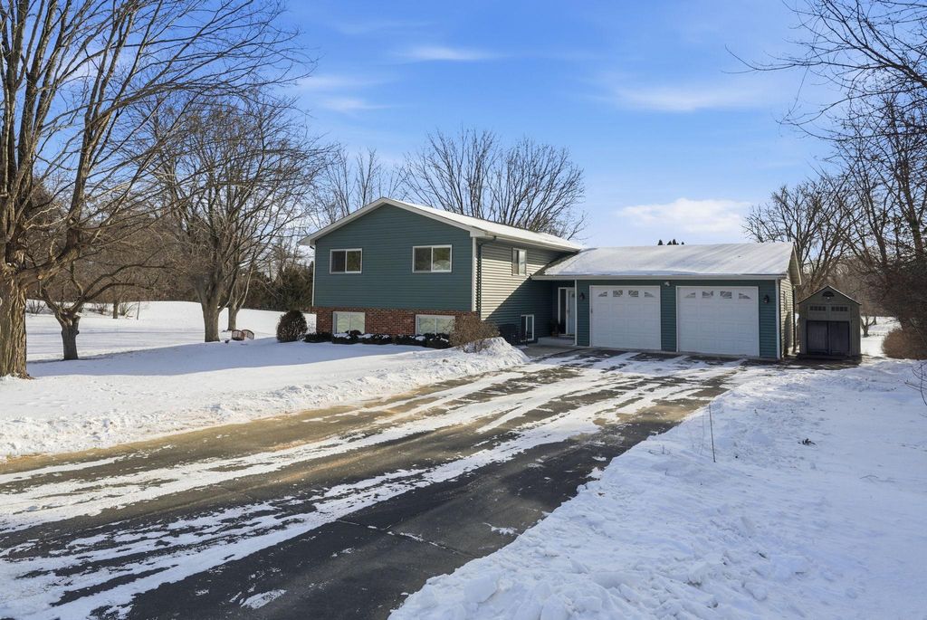 Photo of 2225 Old Post Road, Independence, MN 55359 (MLS # 7011798)
