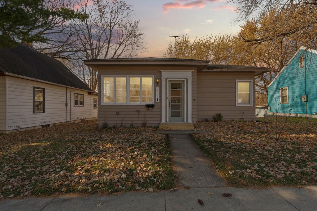 Photo of 611 Ulstad Avenue, Albert Lea, MN 56007 (MLS # 6821338)