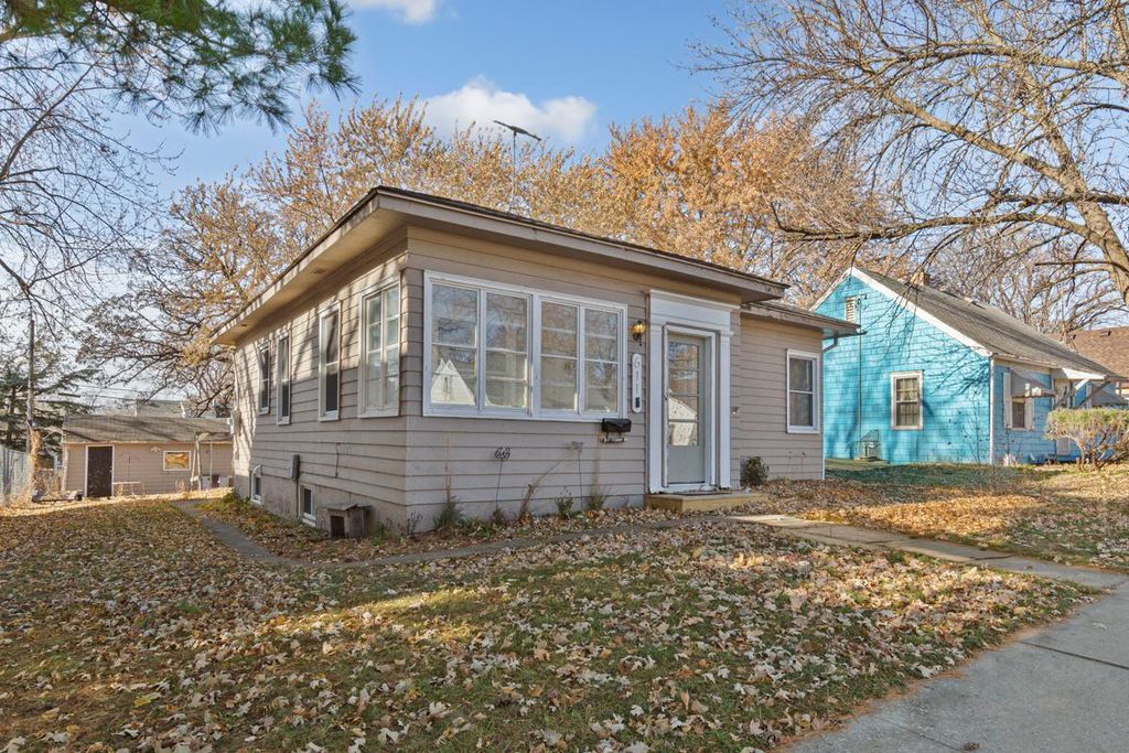 Photo of 611 Ulstad Avenue, Albert Lea, MN 56007 (MLS # 6821338)