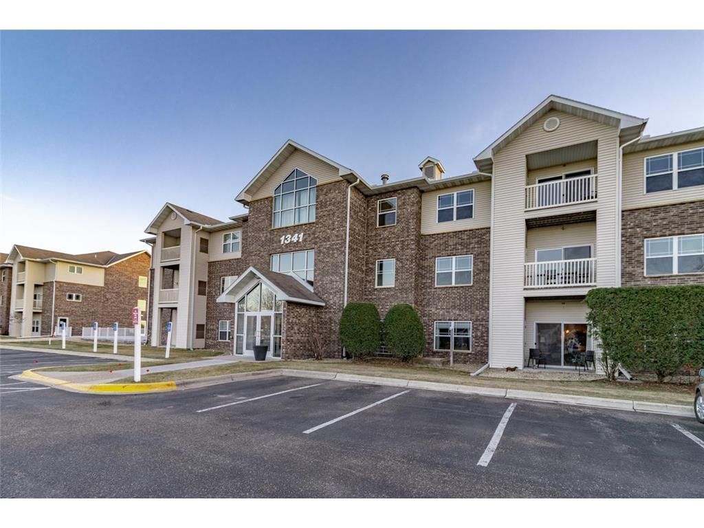 Photo of 1341 Lake Drive W #B111, Chanhassen, MN 55317 (MLS # 7092143)