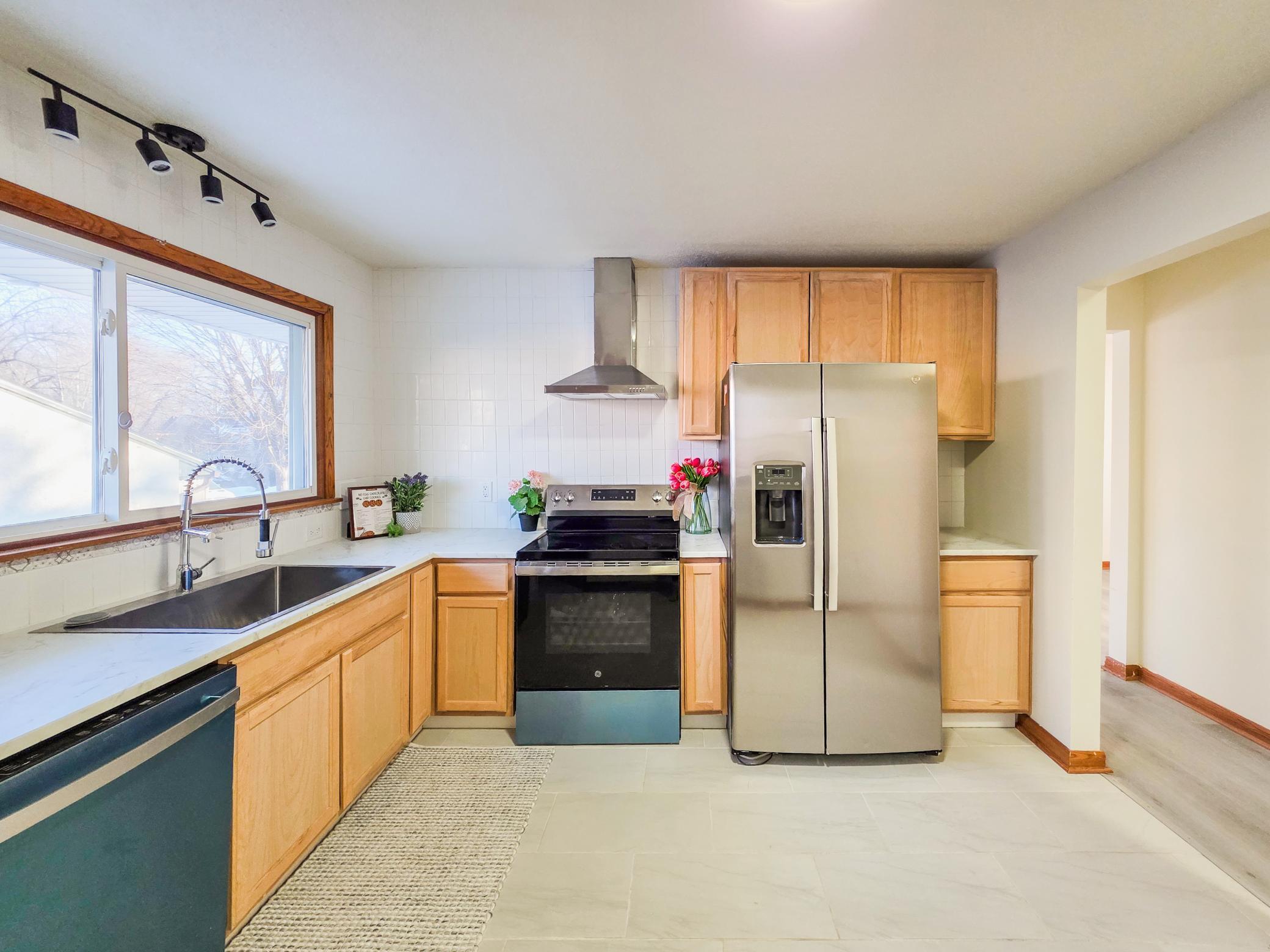 137 Jessamine Avenue E