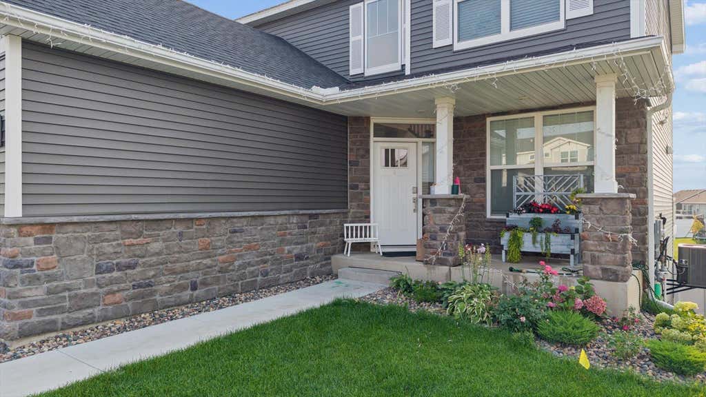 Photo of 1908 Boulder Way, Carver, MN 55315 (MLS # 7120092)