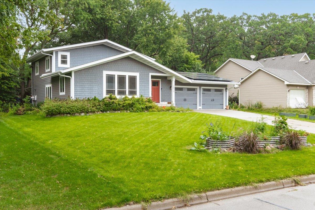 1075 Sherren Street W