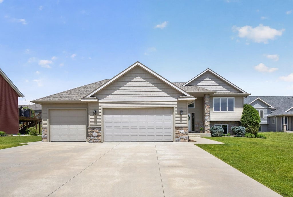 Photo of 1961 Fieldstone Road SW, Rochester, MN 55902 (MLS # 7089607)