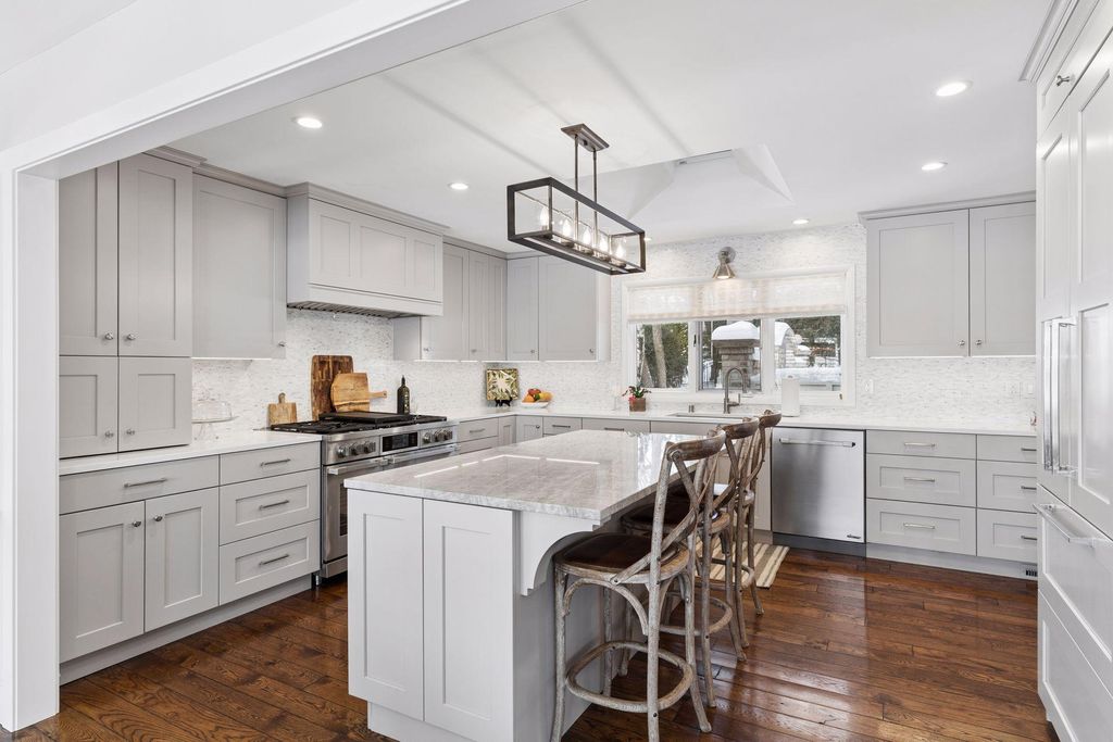 Photo of 7108 Shannon Drive, Edina, MN 55439 (MLS # 7042664)