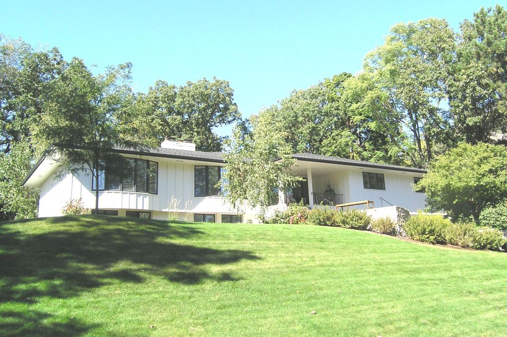 Photo of 7108 Shannon Drive, Edina, MN 55439 (MLS # 7042664)