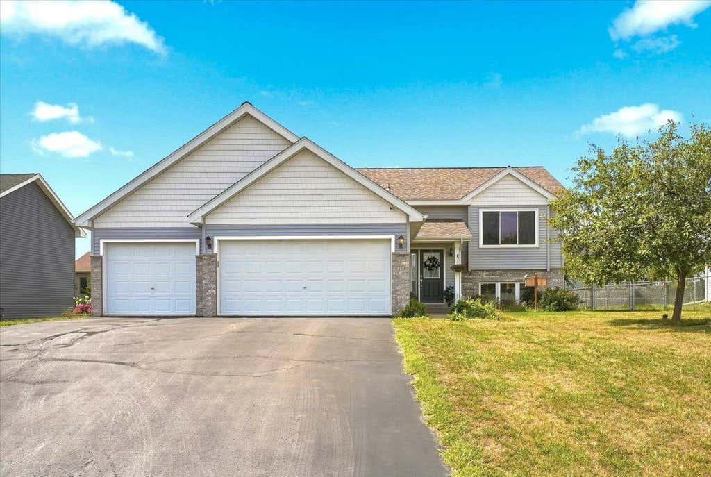 Photo of 1253 Pheasant Run, New Richmond, WI 54017 (MLS # 7131842)