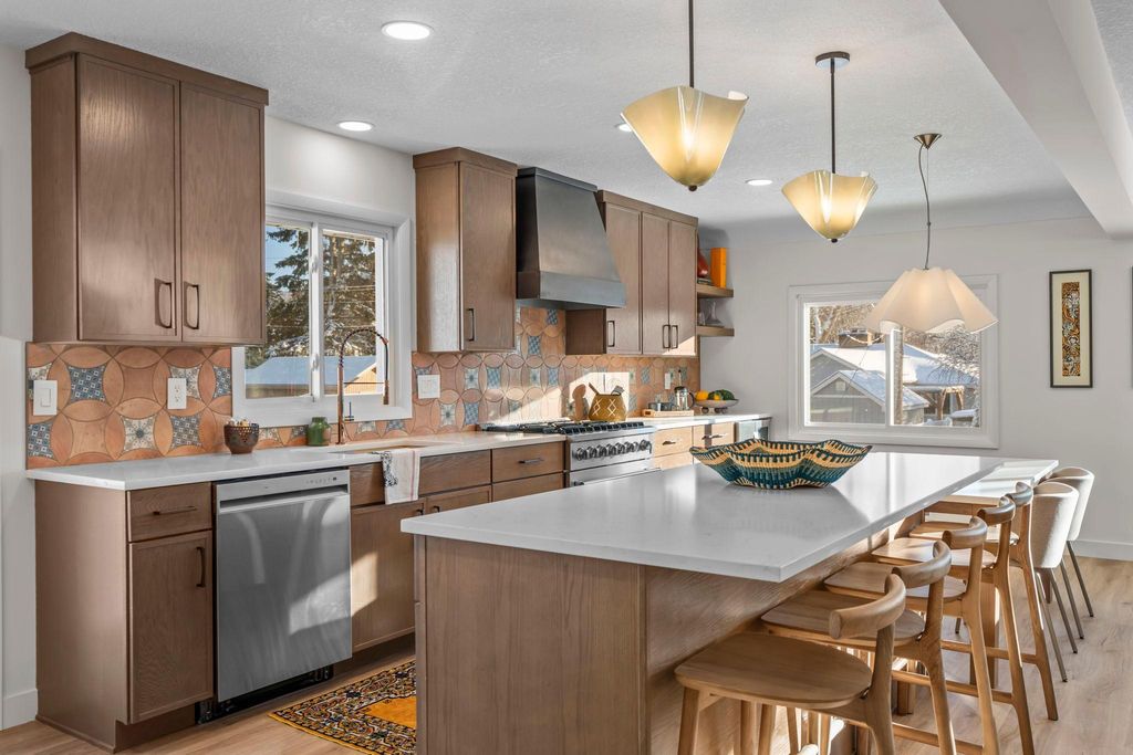 Photo of 2808 34th Avenue NE, Saint Anthony, MN 55418 (MLS # 7001046)