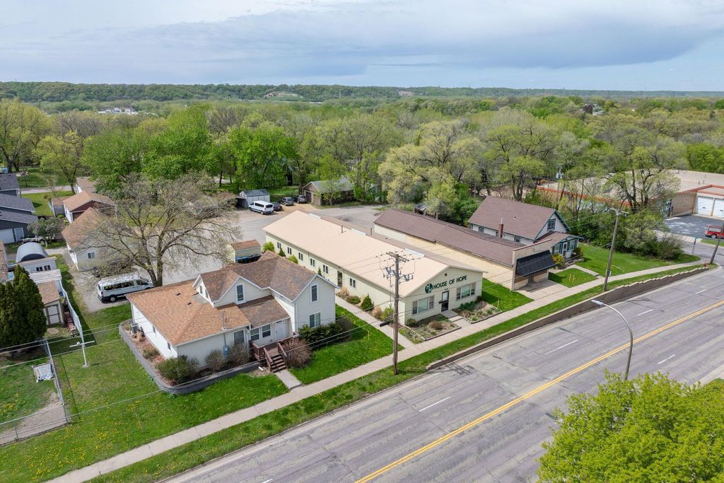 Photo of 1618, 1614, 1622, 16 3rd Ave AVE, Mankato, MN 56001 (MLS # 7069137)