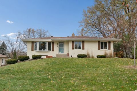 635 Ivy Falls Avenue Mendota Heights MN 55118