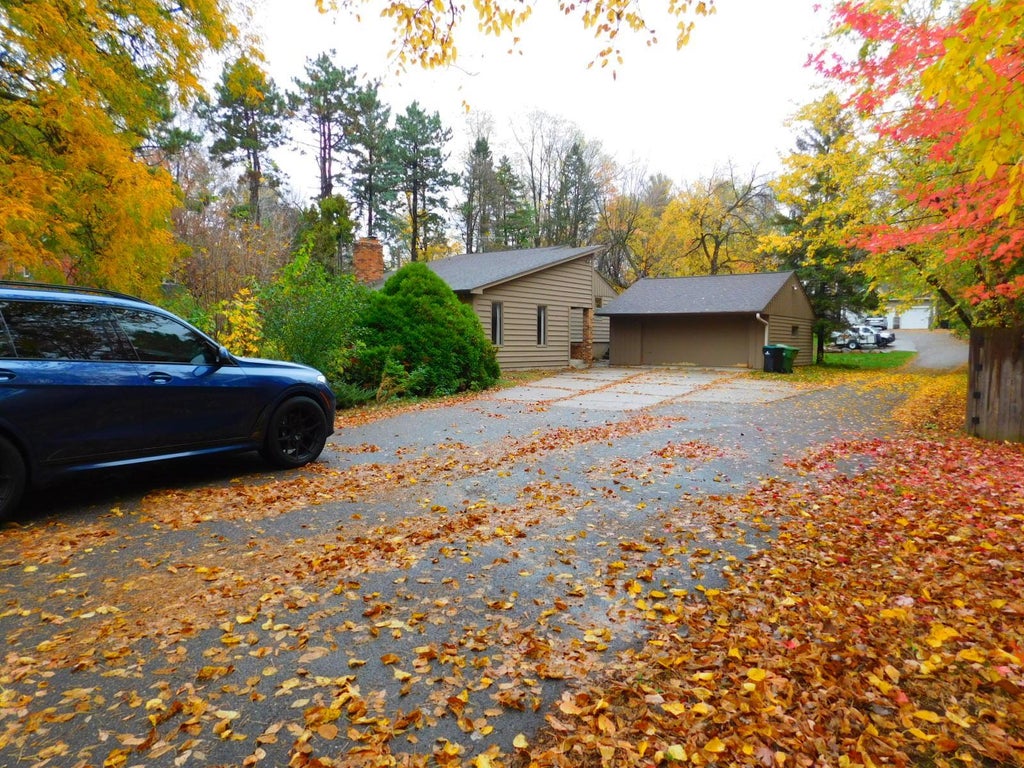 Photo of 4350 Hamline Avenue N, Arden Hills, MN 55112 (MLS # 7165946)
