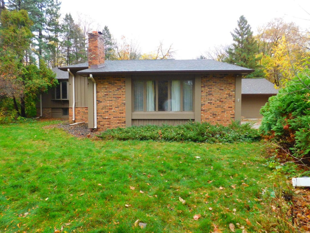 Photo of 4350 Hamline Avenue N, Arden Hills, MN 55112 (MLS # 7165946)