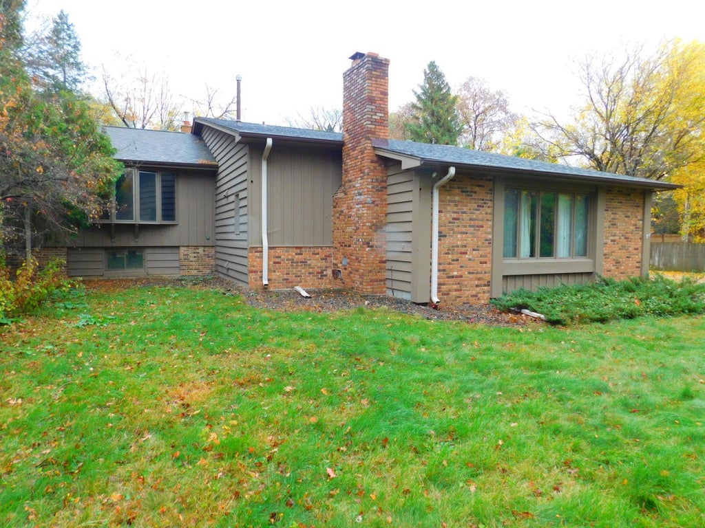 Photo of 4350 Hamline Avenue N, Arden Hills, MN 55112 (MLS # 7165946)