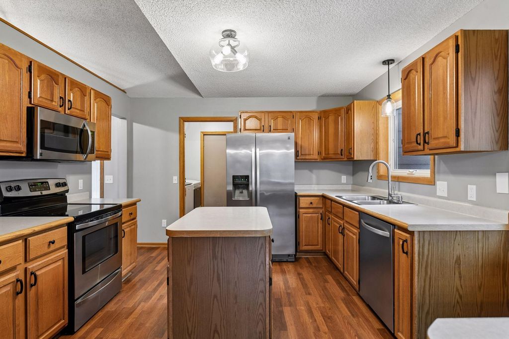 Photo of 667 Liberty Heights Drive, Chaska, MN 55318 (MLS # 7062536)