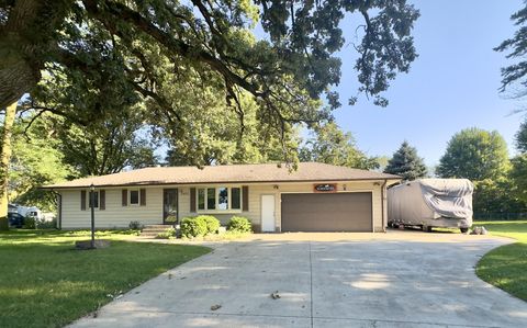 Photo of 2402 16th Avenue SW, Austin, MN 55912 (MLS # 6763126) Photo of 2402 16th Avenue SW, Austin, MN 55912 (MLS # 6763126)