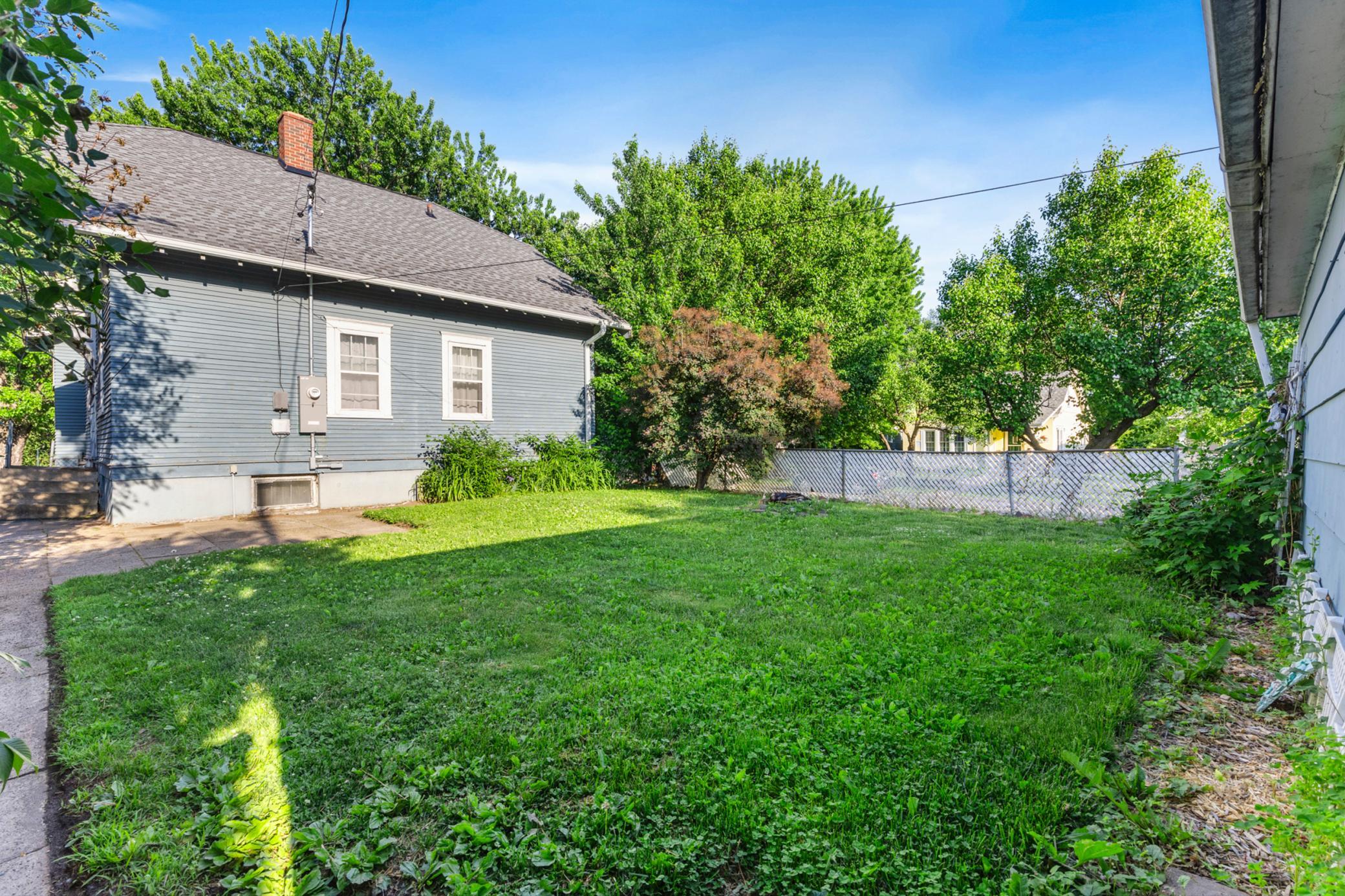 1111 Lane Place