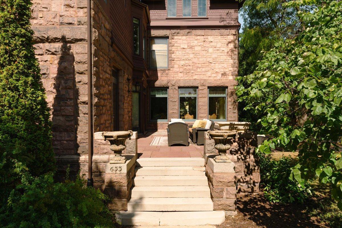 633 Fairmount Avenue