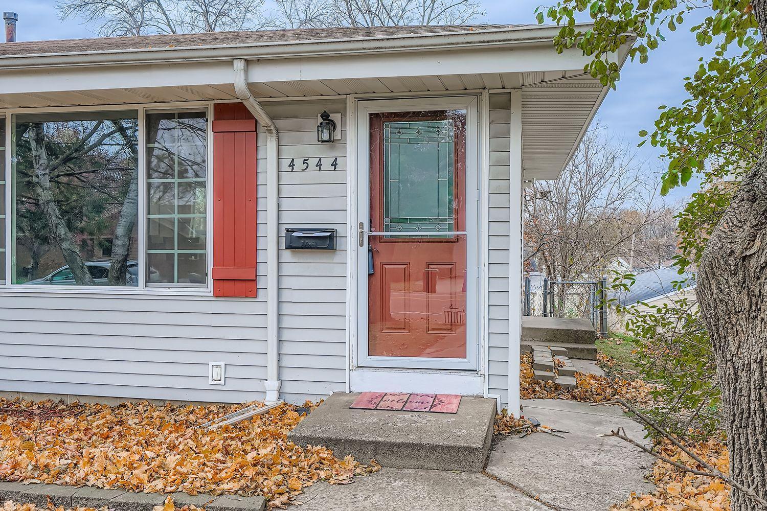 4544 Stinson Boulevard NE