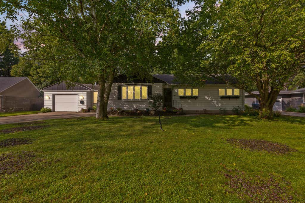 Photo of 116 Ridgely Road, Mankato, MN 56001 (MLS # 7123950)