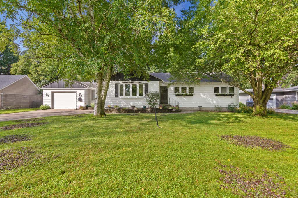 Photo of 116 Ridgely Road, Mankato, MN 56001 (MLS # 7123950)