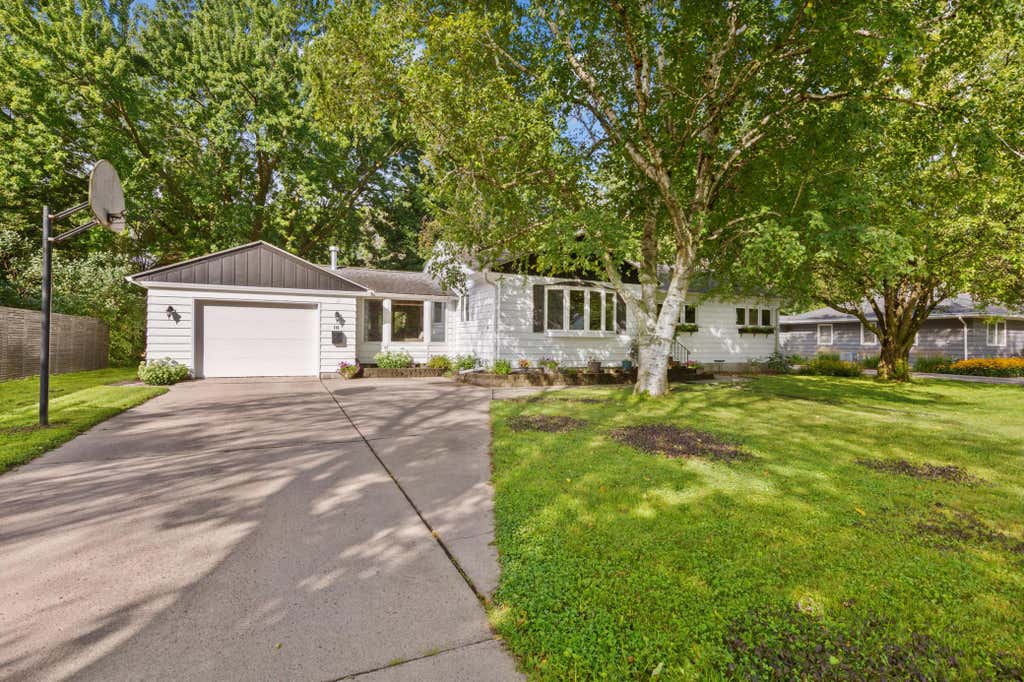 Photo of 116 Ridgely Road, Mankato, MN 56001 (MLS # 7123950)