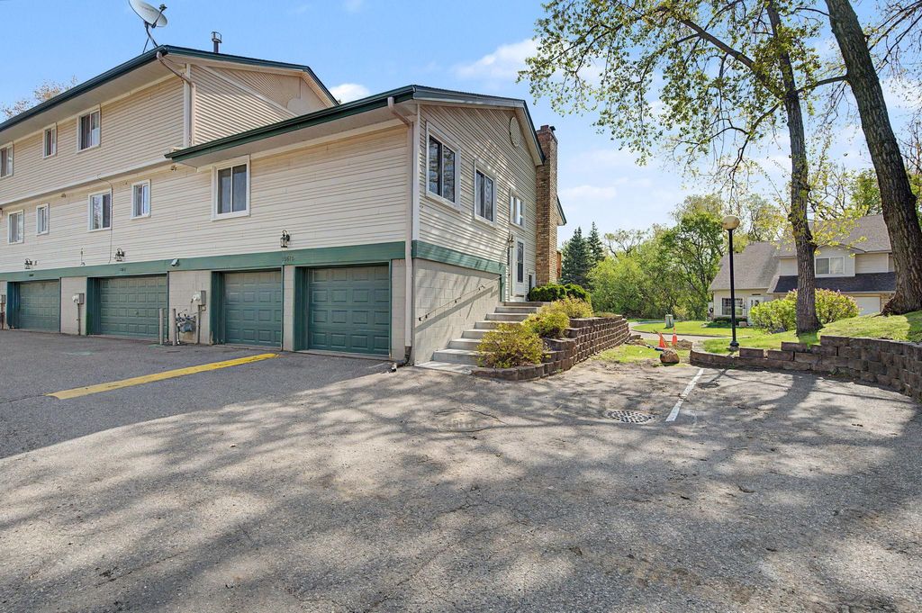 Photo of 15615 27th Avenue N, Plymouth, MN 55447 (MLS # 7067635)