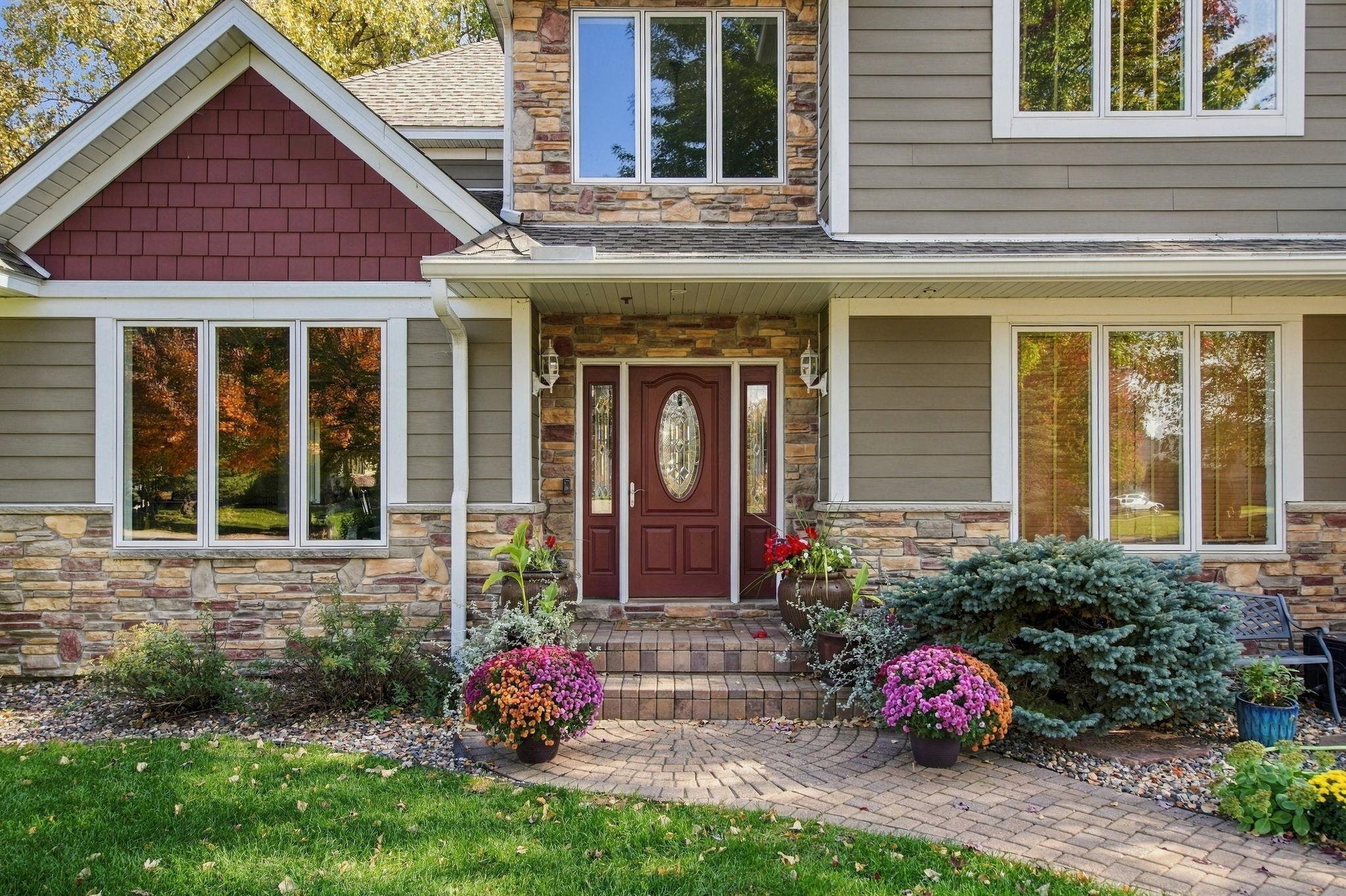 1438 Pondview Circle