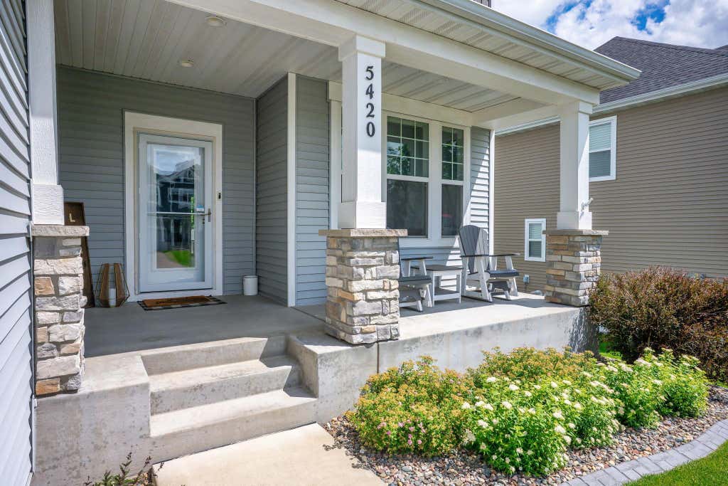 Photo of 5420 Southridge Circle, Woodbury, MN 55129 (MLS # 7079365)