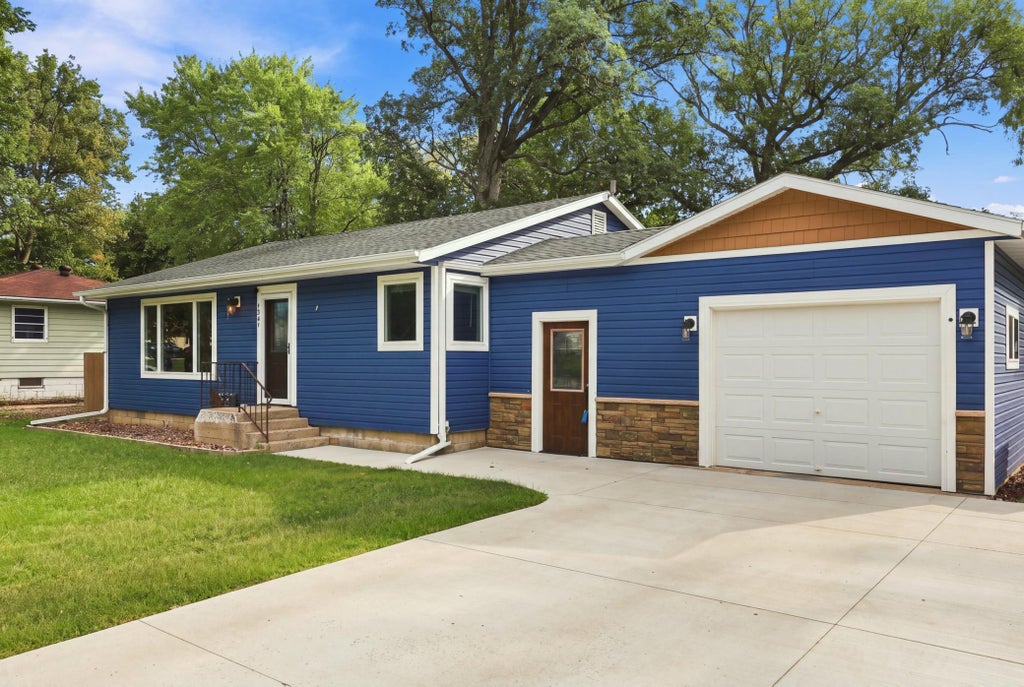 Photo of 1521 Gary Avenue, Detroit Lakes, MN 56501 (MLS # 7138401)