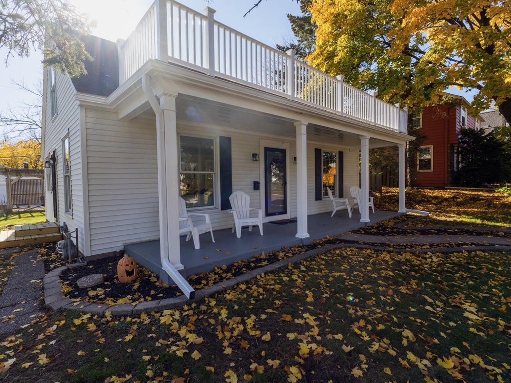 Photo of 1236 OSCEOLA Avenue, Saint Paul, MN 55105 (MLS # 7163578)