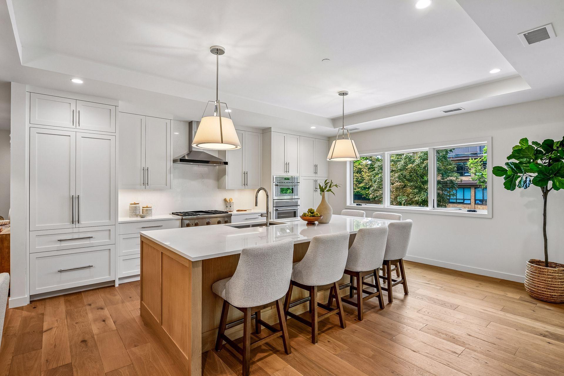 150 Broadway Avenue S 2A