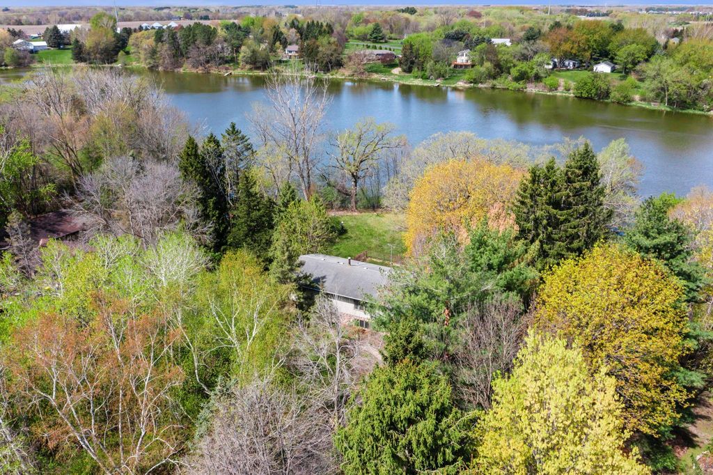 Photo of 28508 Jocelyn Avenue, Chisago City, MN 55013 (MLS # 7056265)
