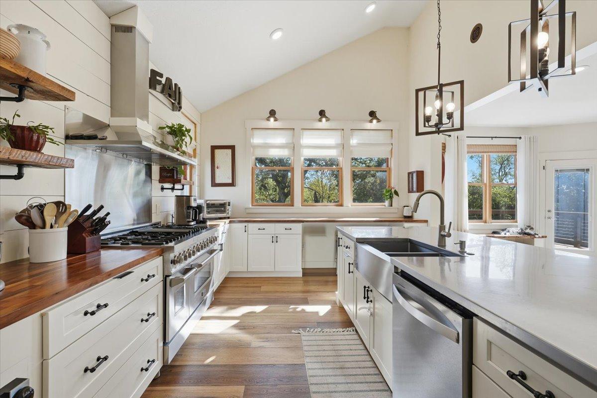 1328 Creekwood Drive