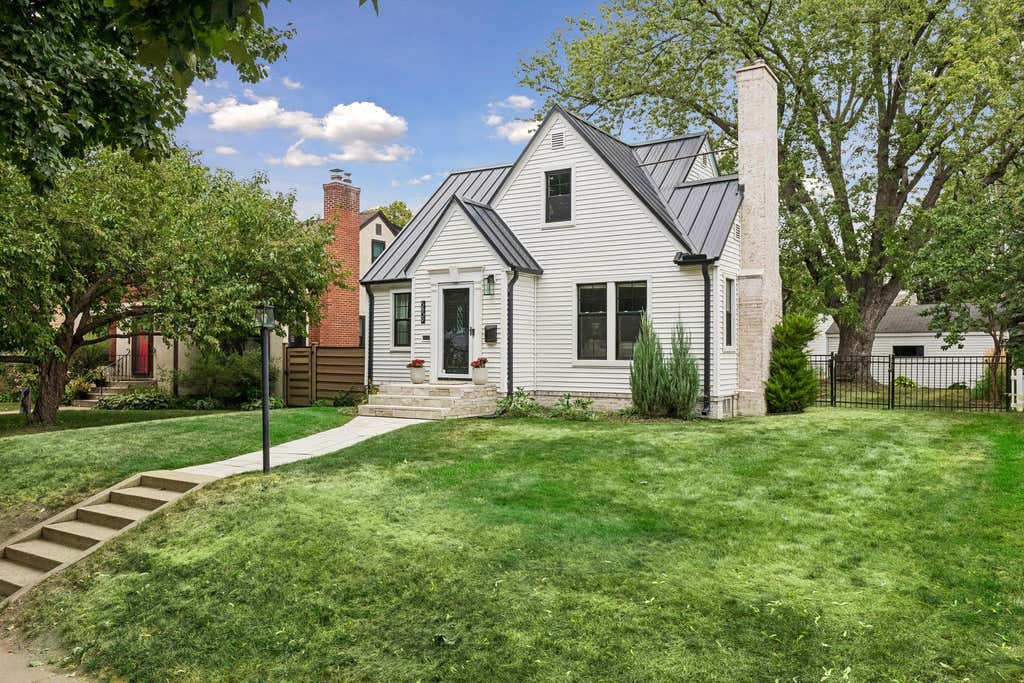 Photo of 5809 10th Avenue S, Minneapolis, MN 55417 (MLS # 7133911)