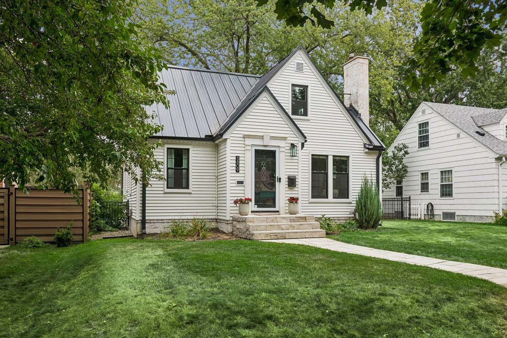 Photo of 5809 10th Avenue S, Minneapolis, MN 55417 (MLS # 7133911)