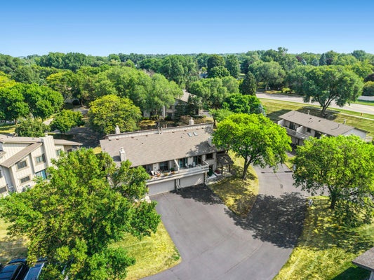 7232 WOODSTOCK CURV, BLOOMINGTON, MN 55438 - Image 3b7f0077d1778d2d5b20a766ea51b8ab/4129279432