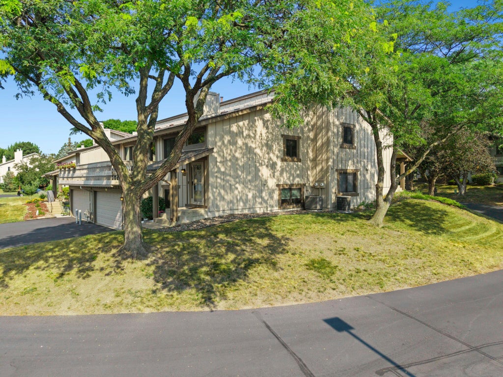 Photo of 7232 Woodstock Curve, Bloomington, MN 55438 (MLS # 7148227)