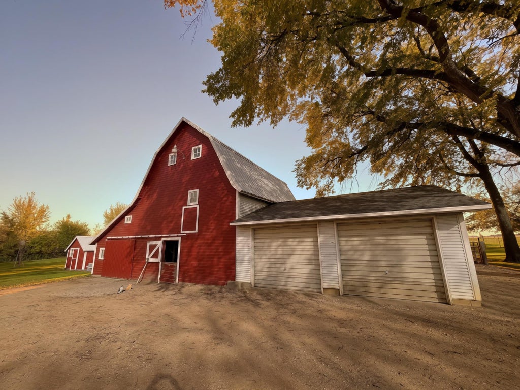 Photo of 38956 County Road 24, Springfield, MN 56087 (MLS # 7164690)