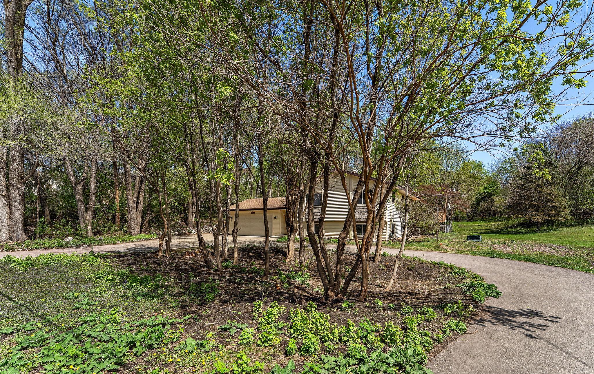 4935 Woodland Road