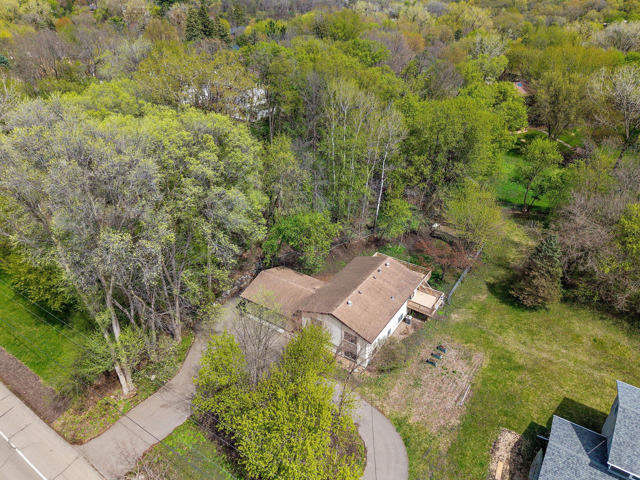 4935 Woodland Road