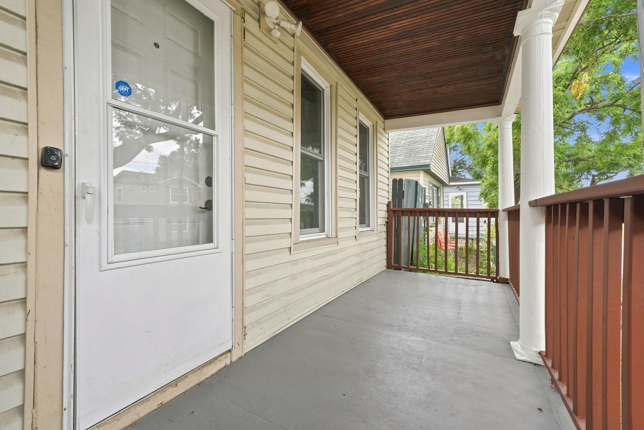 482 Lawson Avenue W