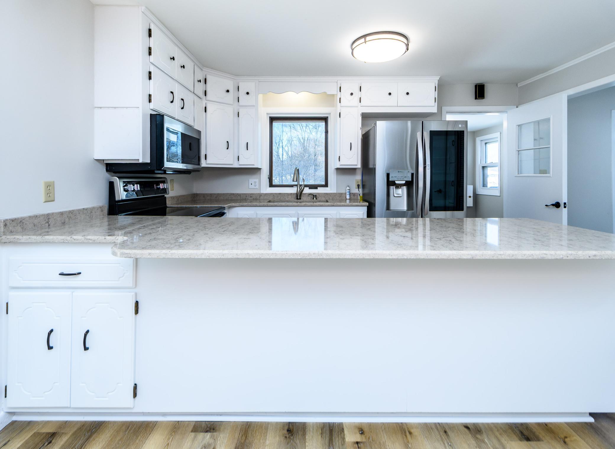 10935 S Thomas Avenue S