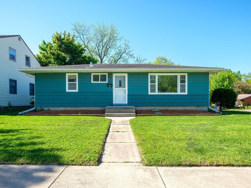 Photo of 2040 18th Street NW, Rochester, MN 55901 (MLS # 7076233)