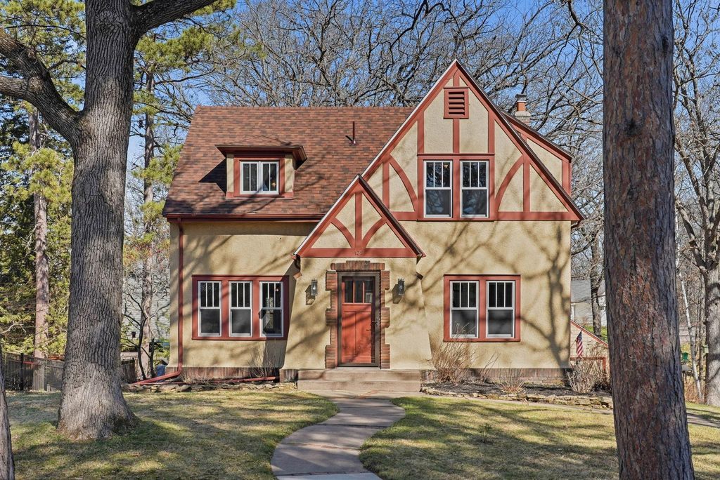 Photo of 139 Spruce Street, Mahtomedi, MN 55115 (MLS # 7056971)