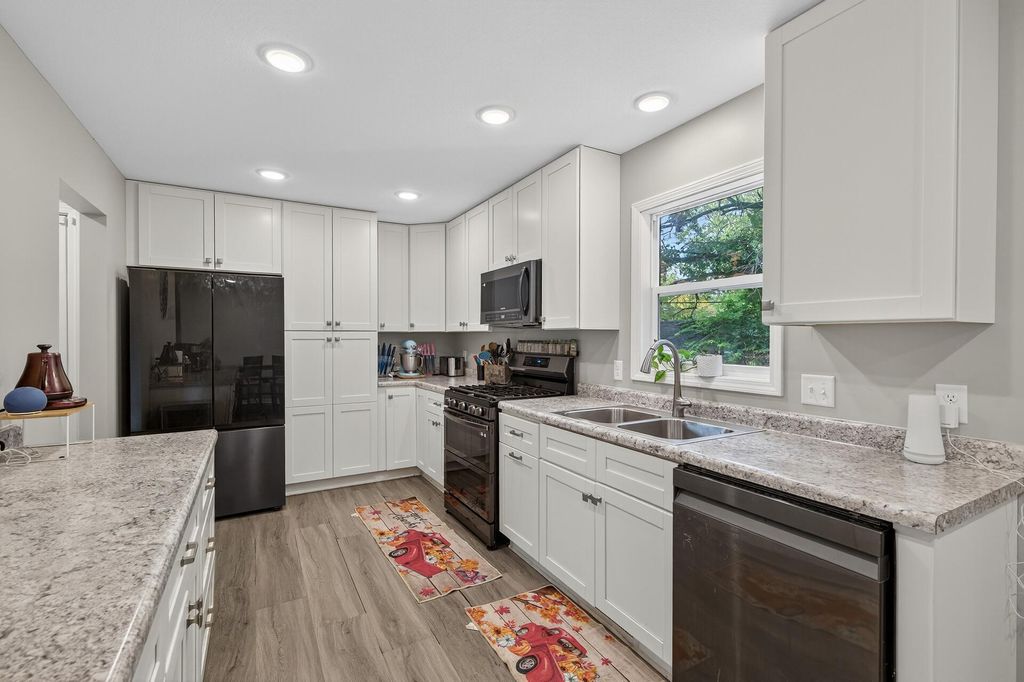 Photo of 3425 Zenith Avenue N, Robbinsdale, MN 55422 (MLS # 7006759)