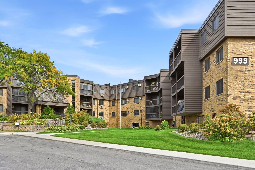 Photo of 999 41st Avenue NE #210, Columbia Heights, MN 55421 (MLS # 7134600)