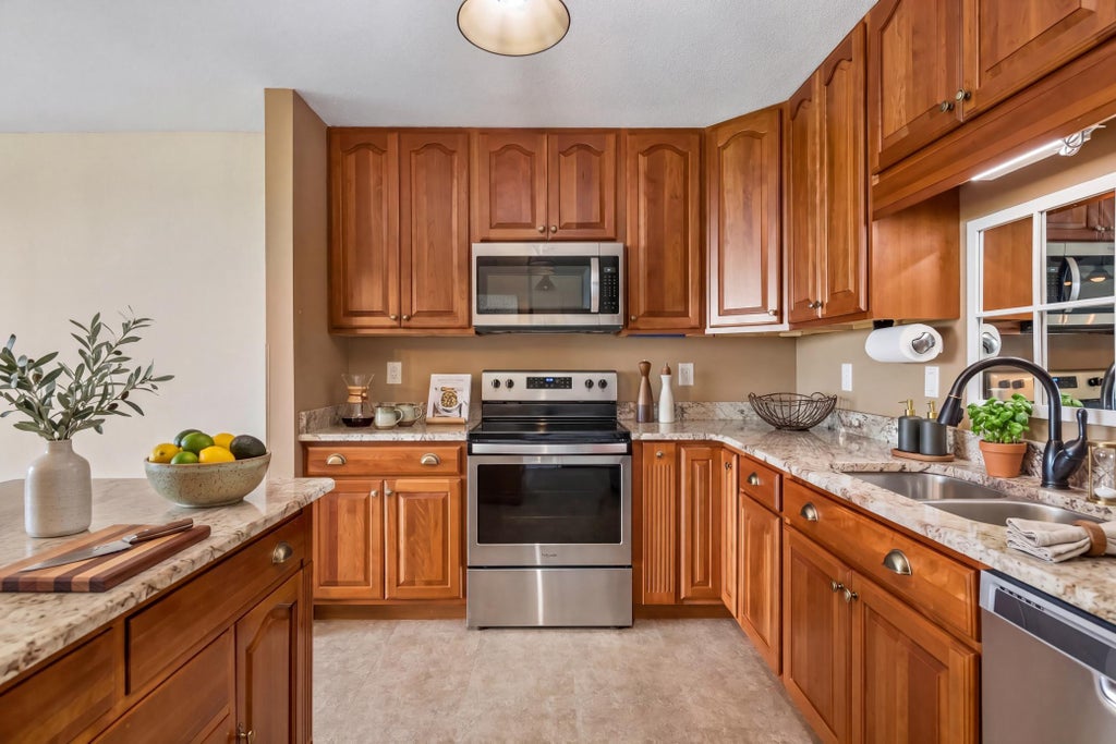Photo of 6500 Woodlake Drive #906, Richfield, MN 55423 (MLS # 7140235)