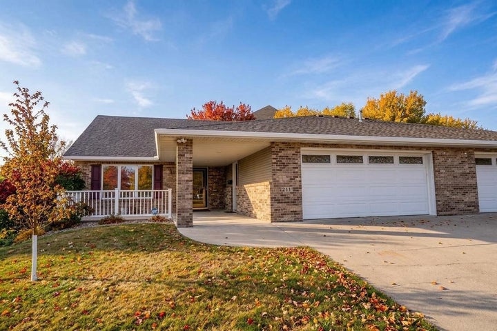 Photo 1 of 35 — 211 Valley View Drive SE, Willmar, MN 56201
